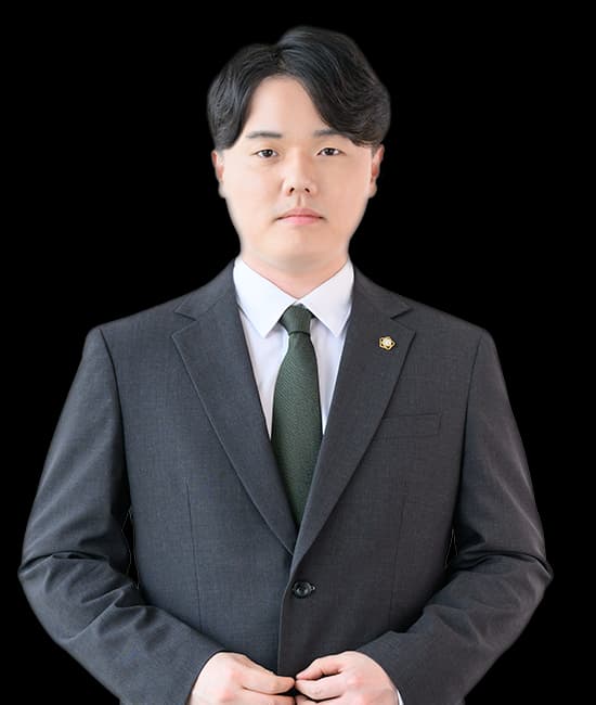 최동욱변호사님